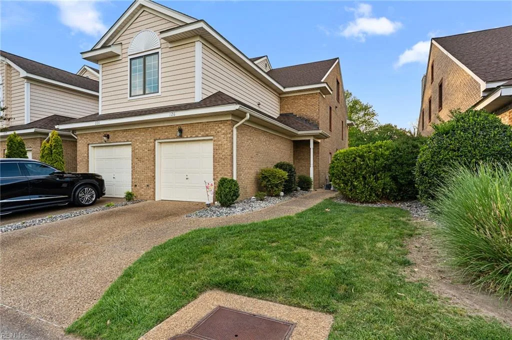 126 Genoa Dr, Hampton — photo