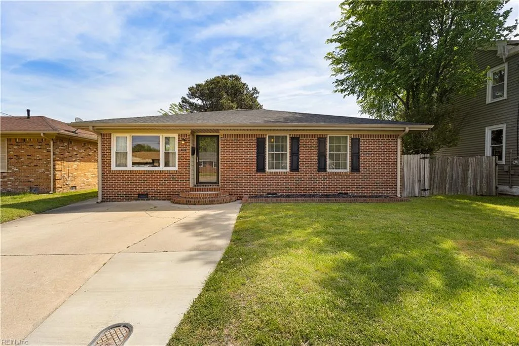 2121 Effingham ST, PORTSMOUTH VA 23704