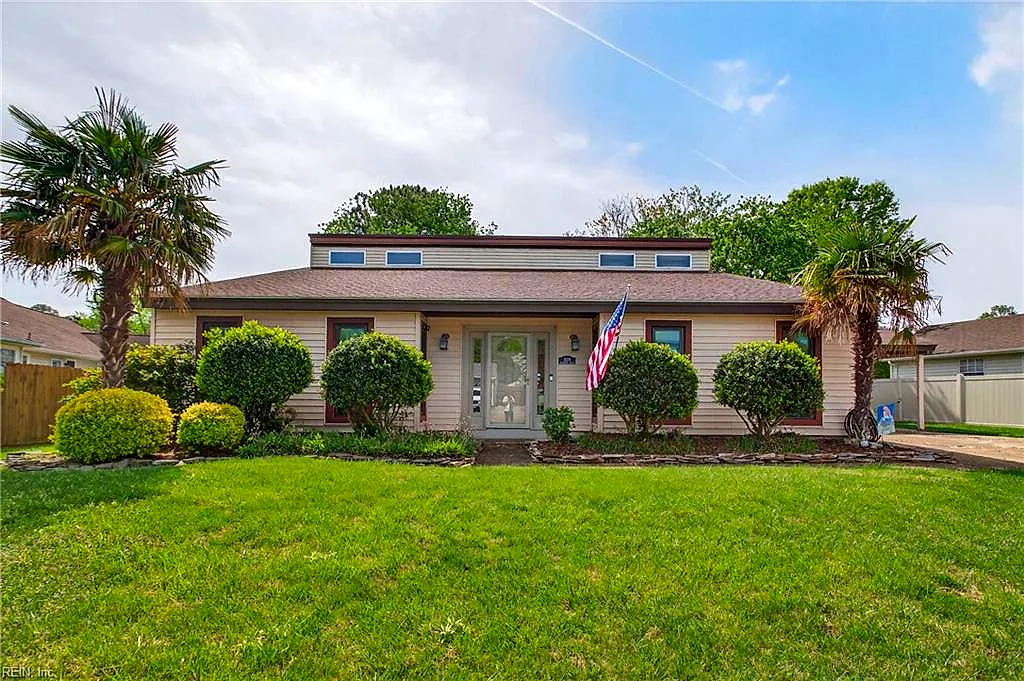 1029 Chatmoss Dr, Virginia Beach — photo