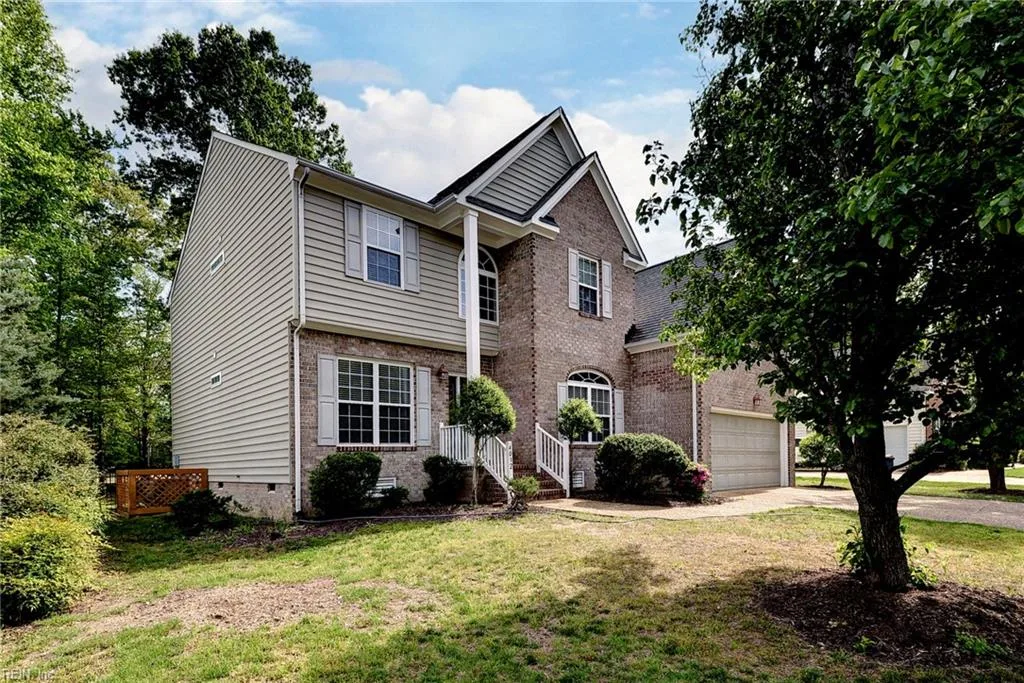 4032 Thorngate DR, WILLIAMSBURG VA 23188