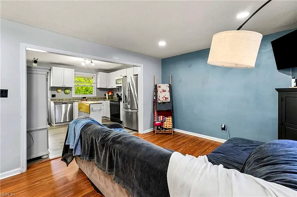 131 Jordan Dr, Hampton — photo