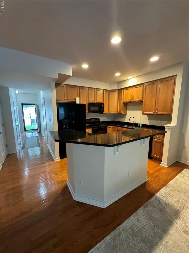104 Daniels Dr, Yorktown — photo