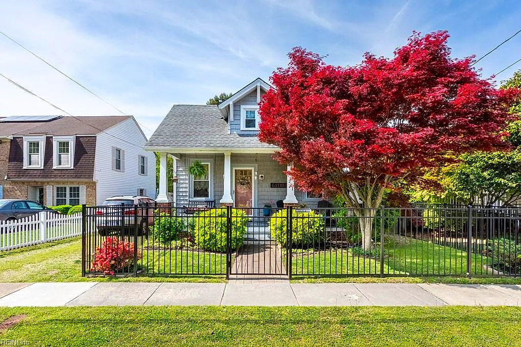 221 Maple Ave, Norfolk — photo