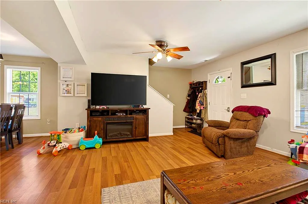 342 Plum Dr, Hartfield — photo