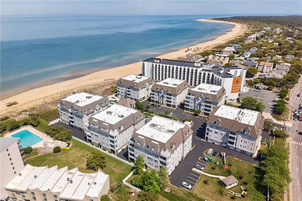 2313 Mariners Mark Way #201, Virginia Beach — photo