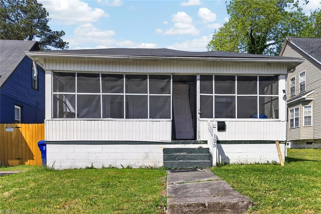 125 S 4th ST, SUFFOLK VA 23434