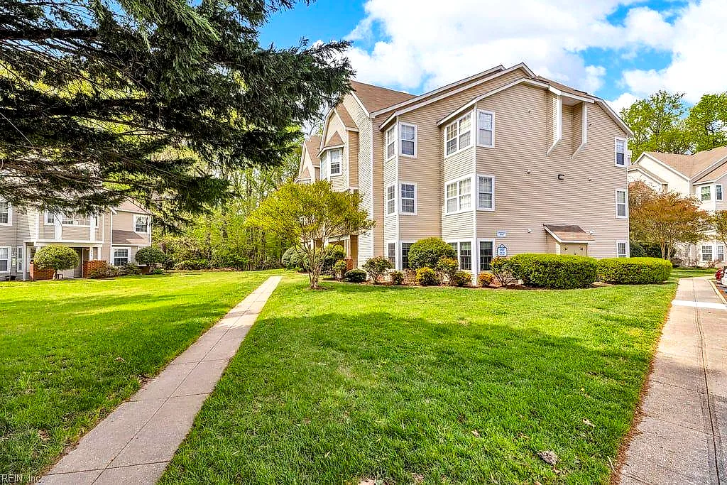 107 Stratford Dr #I, Williamsburg — photo