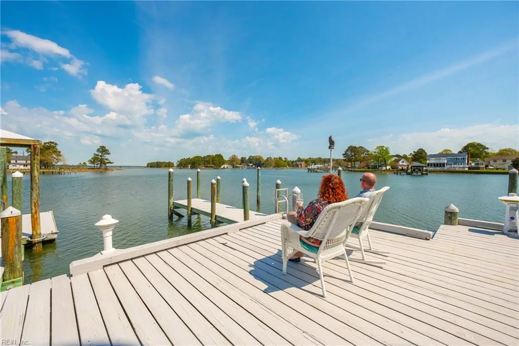 106 Ocean Breeze Dr, Yorktown — photo