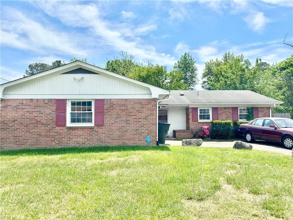 702 Dresden DR, NEWPORTNEWS VA 23601