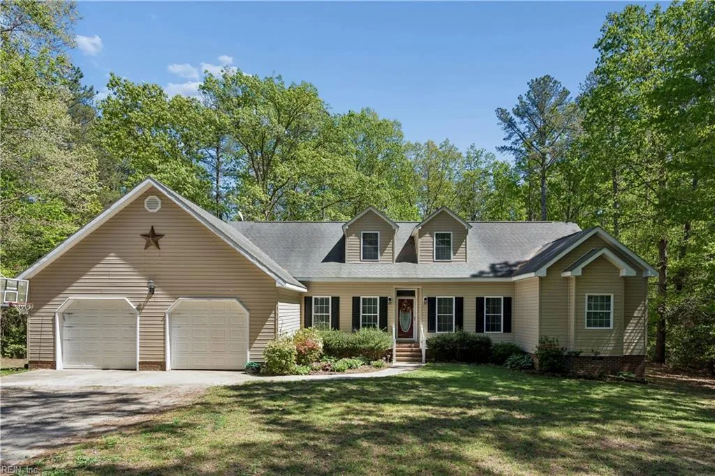 10107 Woods Creek Ln, Gloucester — photo