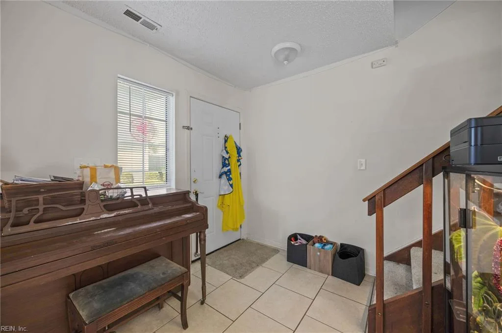 633 Oleander Cir, Virginia Beach — photo