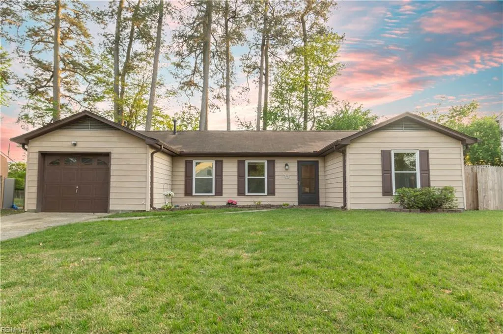 6 Valirey DR, HAMPTON VA 23669