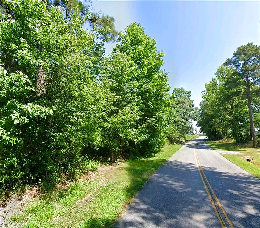 10765 Camp Pond Rd, Suffolk — photo