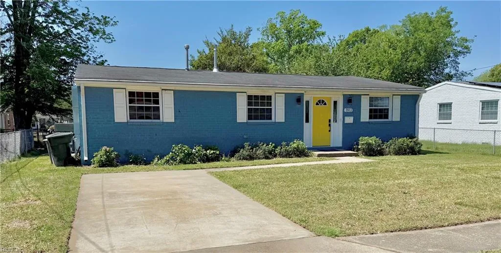 1917 Zinzer RD, HAMPTON VA 23663