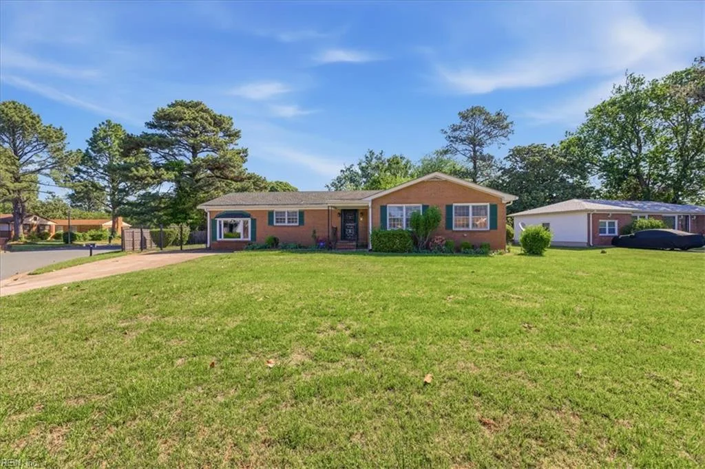 101 Hook ST, CHESAPEAKE VA 23324