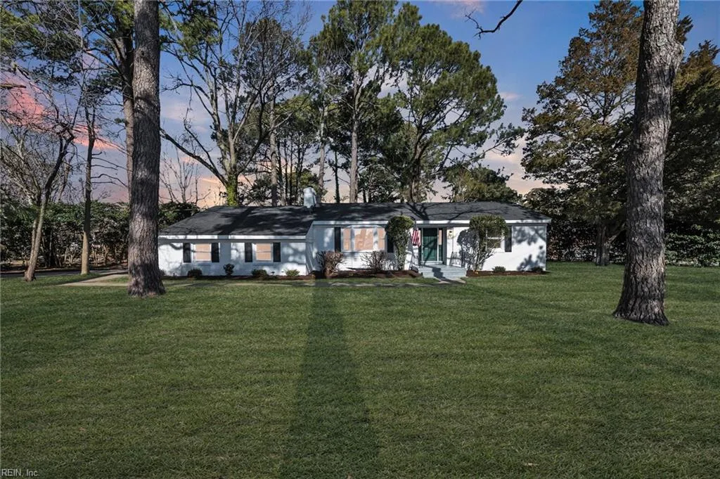2300 Plantation DR, VIRGINIABEACH VA 23454