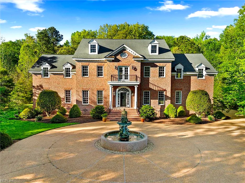 2400 Reserve Dr, Williamsburg — photo