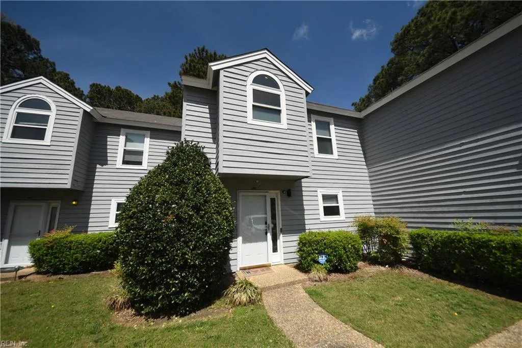 101 Madison Chse #101, Hampton — photo