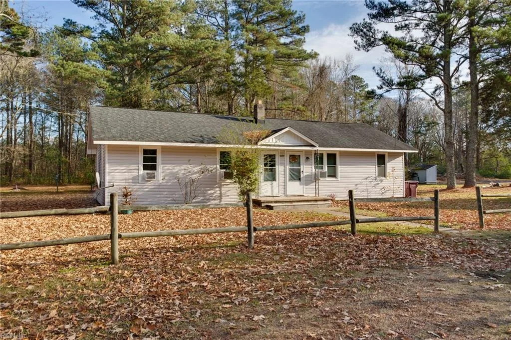 4433 Old Battlefield BLVD S #B, CHESAPEAKE VA 23322