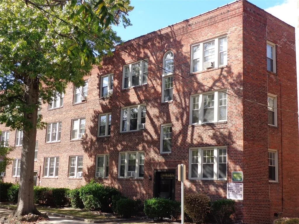 910 Spotswood Ave #3c, Norfolk — photo