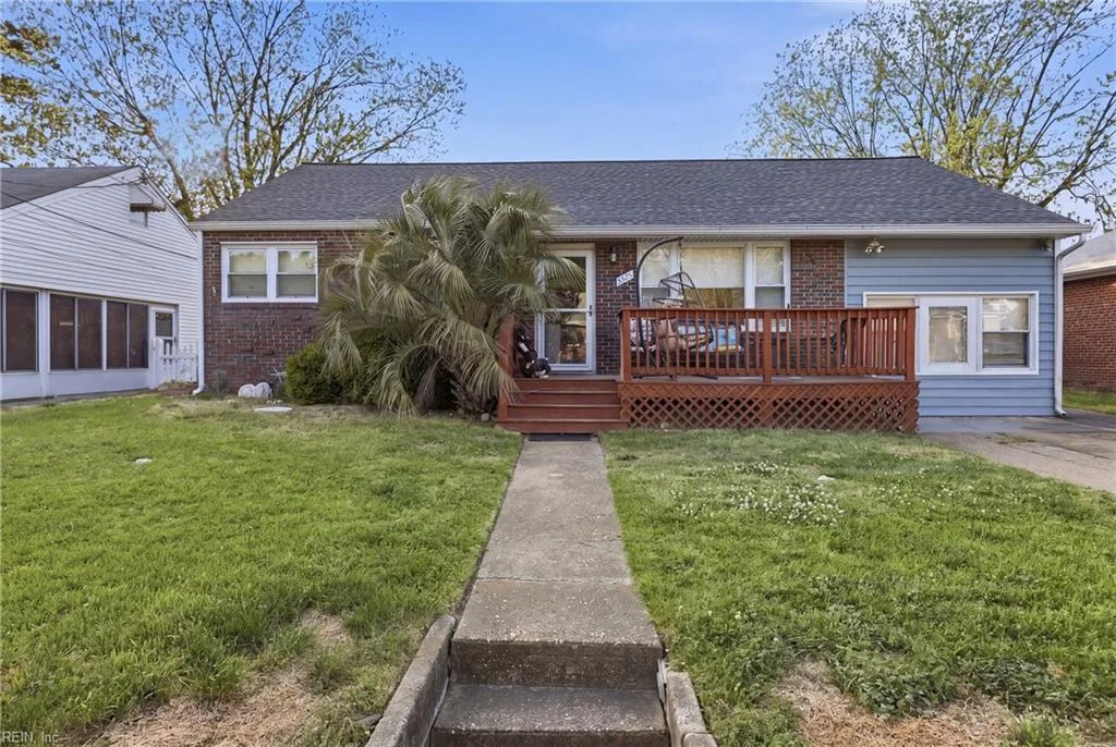 9525 Willow Ter, Norfolk — photo