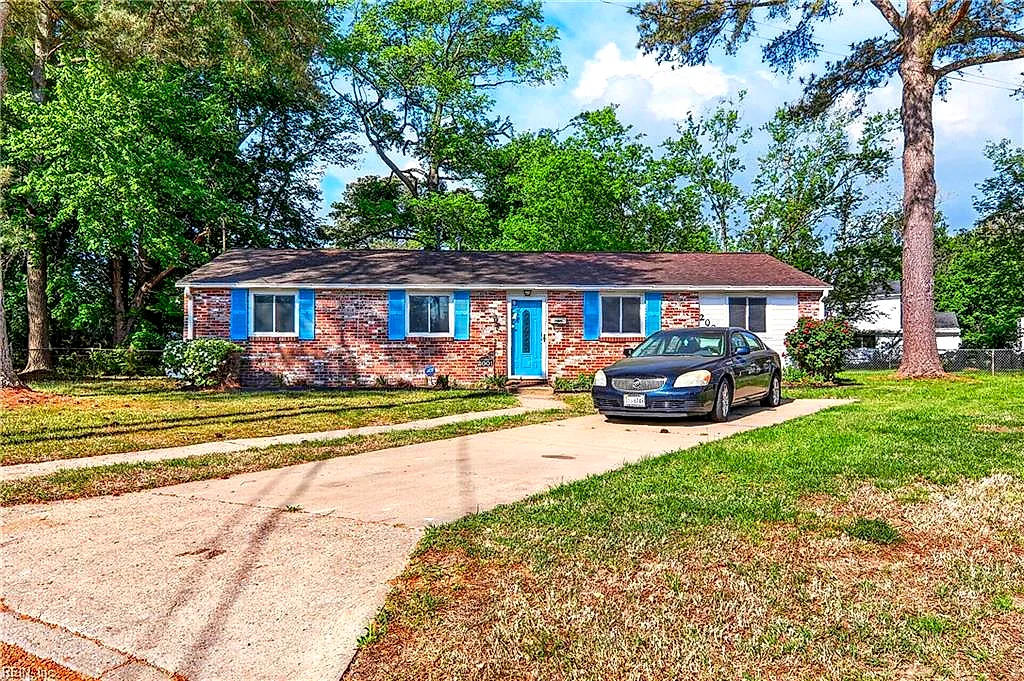 2001 Neville Cir, Hampton — photo