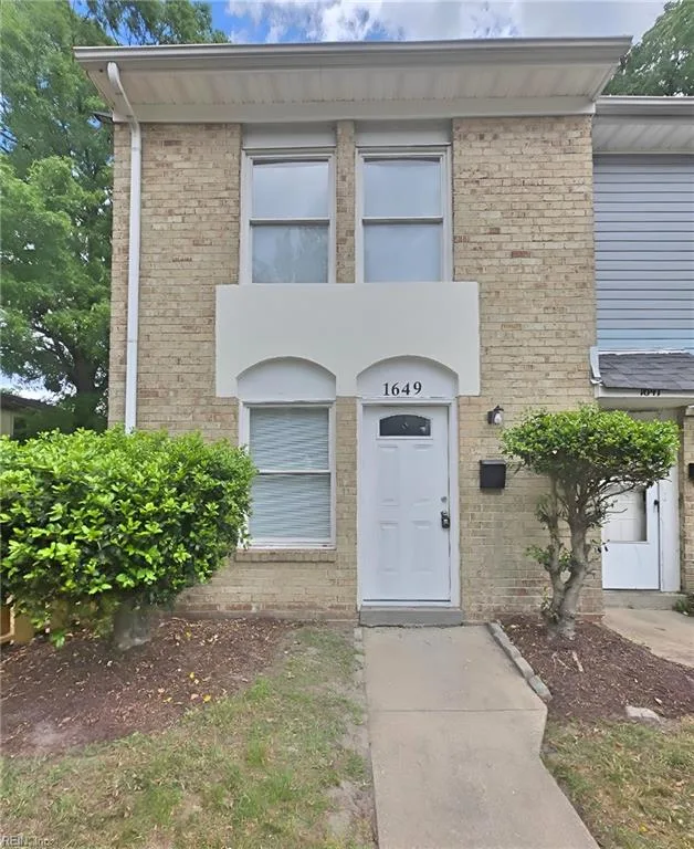 1649 Darren CIR, PORTSMOUTH VA 23701