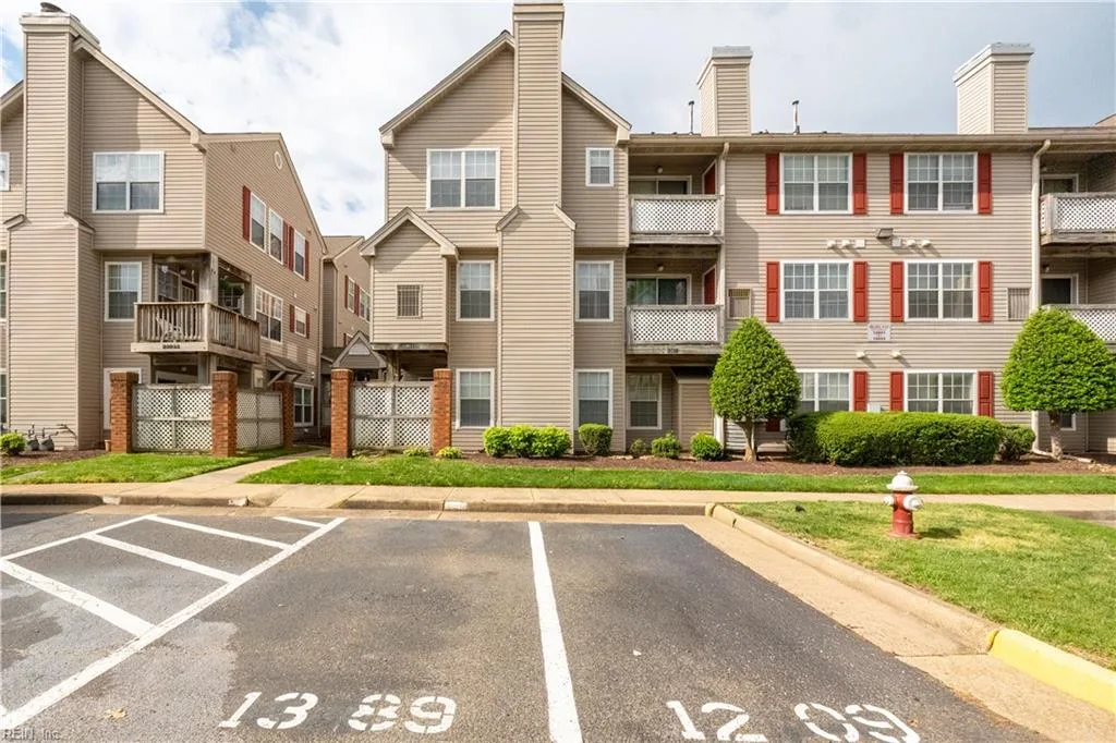 12811 Daybreak CIR, NEWPORTNEWS VA 23608