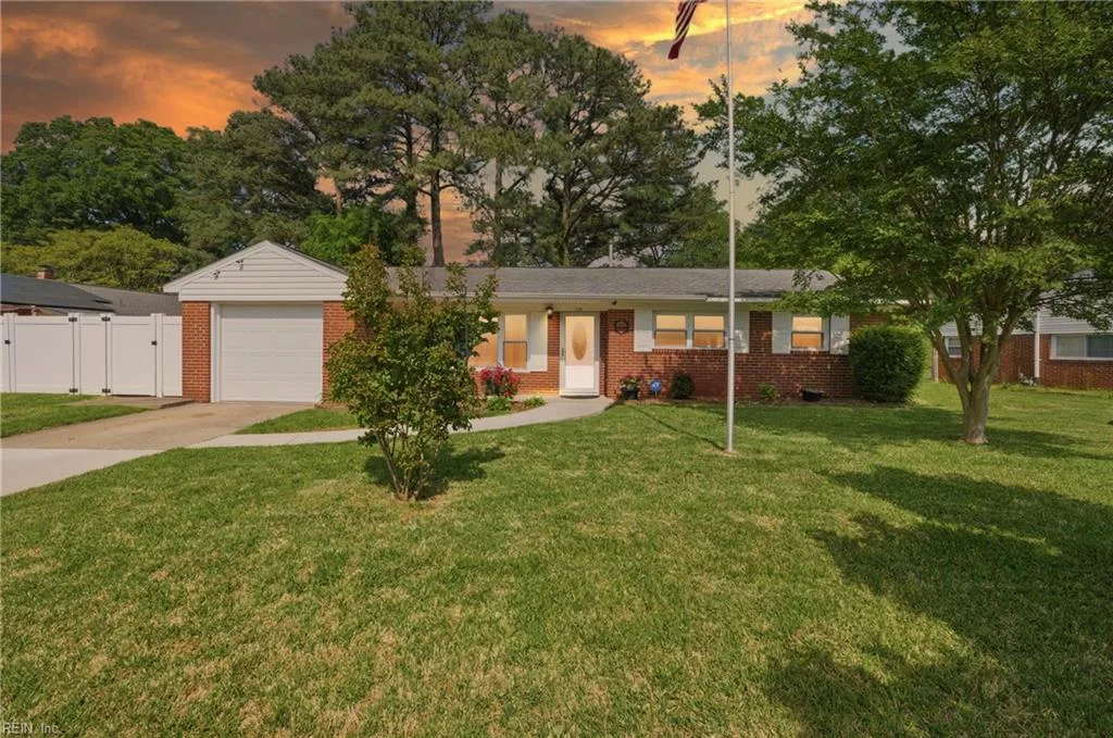 116 Goldcrest DR, CHESAPEAKE VA 23325
