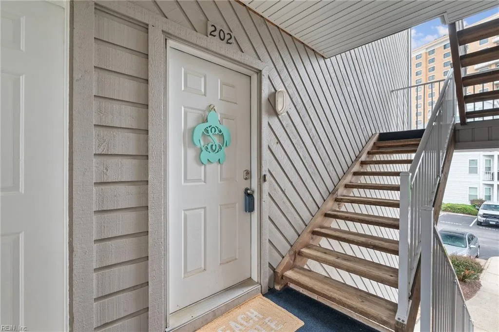 2301 Beach Haven Dr #202, Virginia Beach — photo