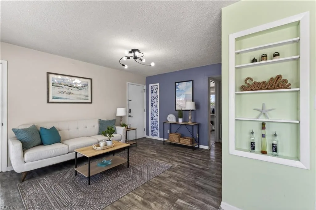 828 E Ocean View AVE #4, NORFOLK VA 23503
