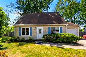 301 Shamrock Ave, Yorktown — photo