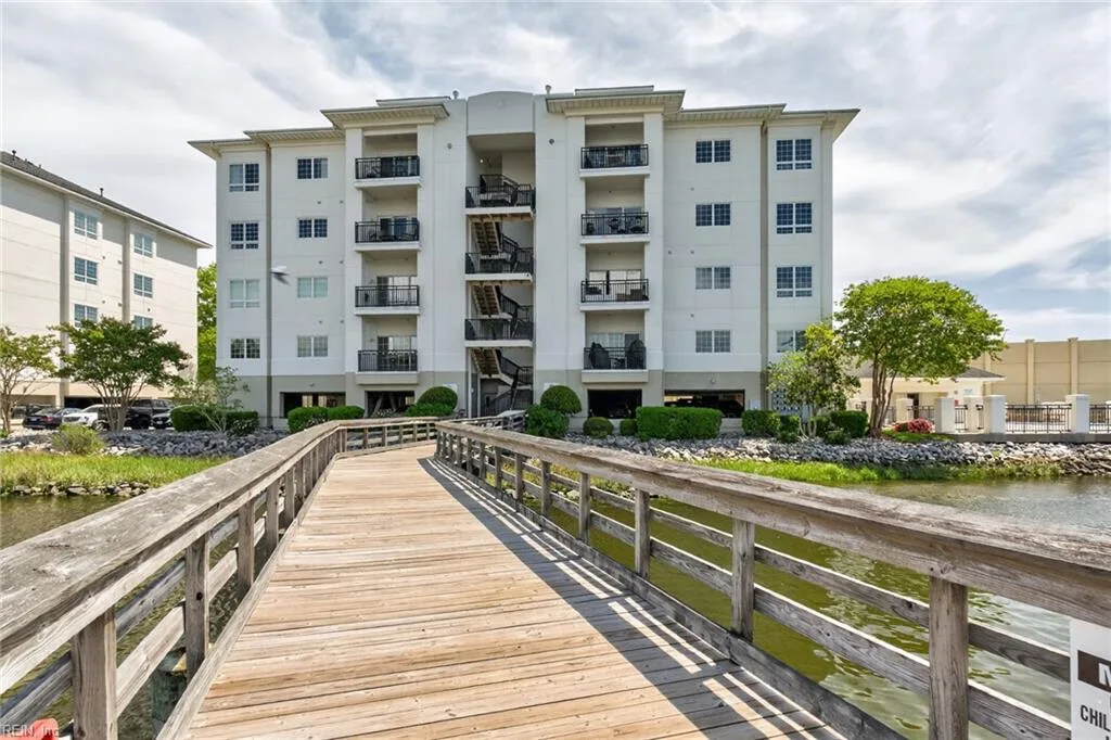 1292 LASKIN RD #203, VIRGINIABEACH VA 23451