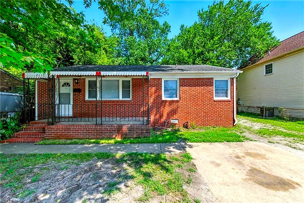 2113 Victoria Blvd, Hampton — photo
