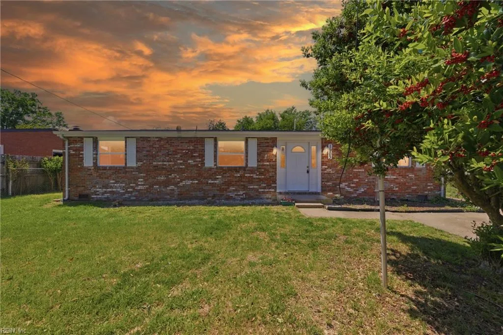 1903 Demetro DR, HAMPTON VA 23663