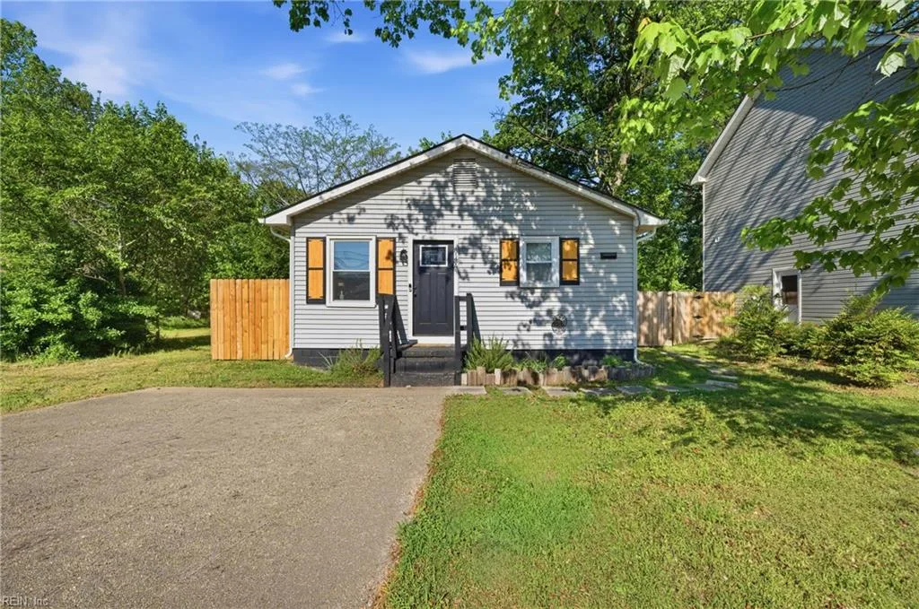 813 Mullen RD #A, CHESAPEAKE VA 23320
