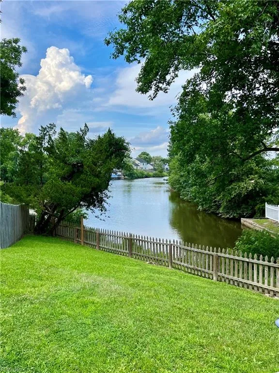 3325 Barberry LN, VIRGINIABEACH VA 23453