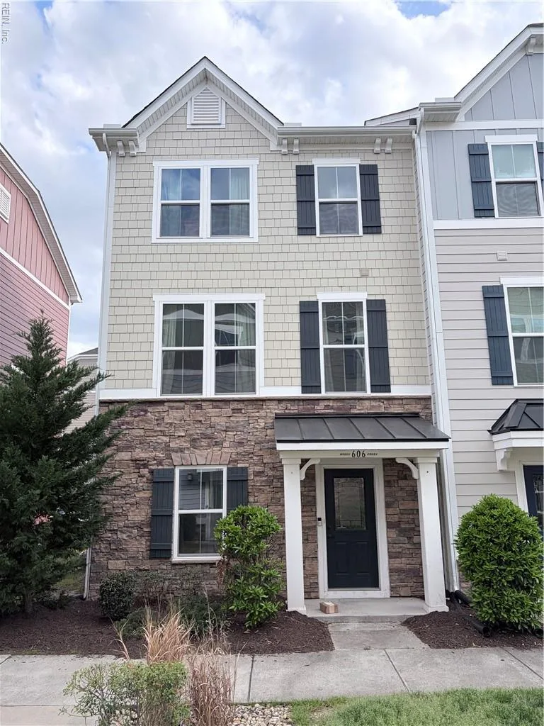 606 Muddy Creek RD, CHESAPEAKE VA 23324