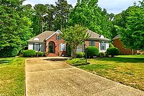 20716 Creekside Dr, Smithfield — photo