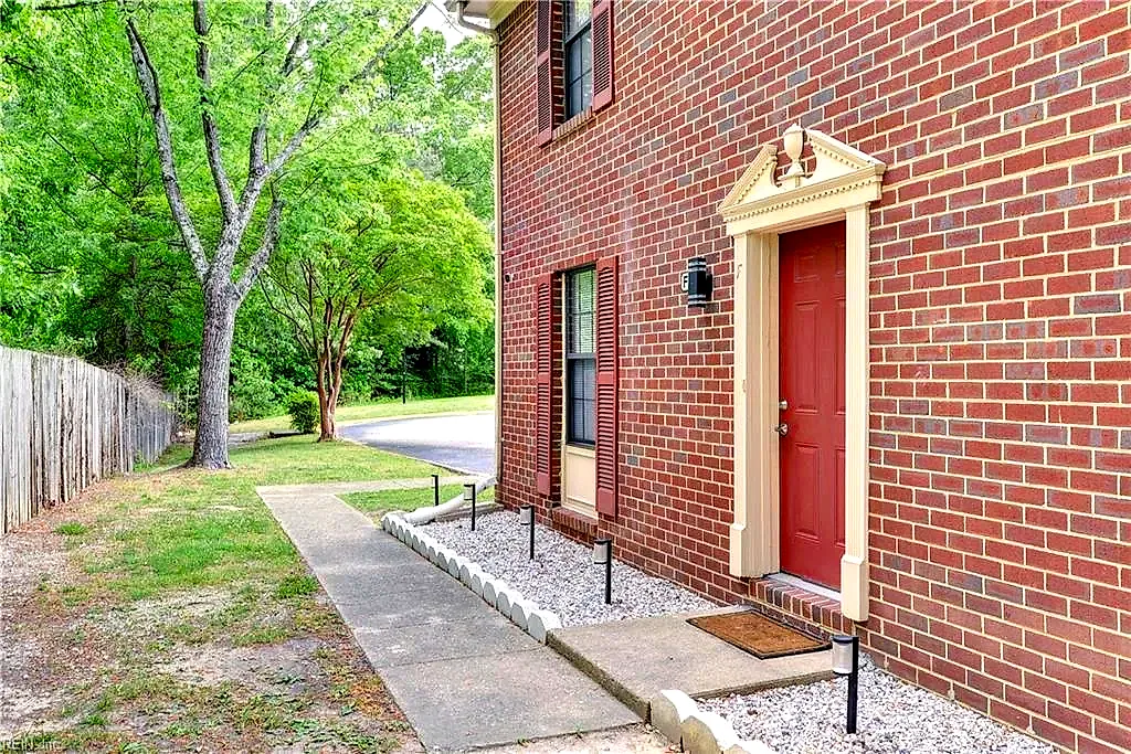 363 Deputy Ln #F, Newport News — photo