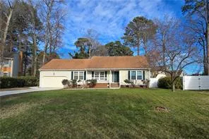 1008 Hollins College Ct, Virginia Beach — photo