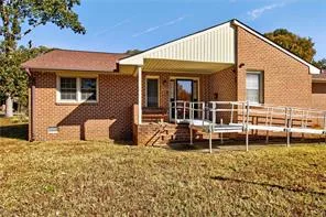215 Woodbury Forrest DR, HAMPTON VA 23666