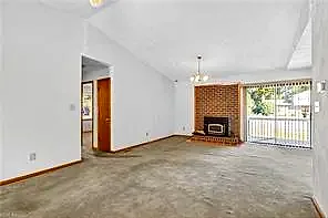 215 Woodbury Forrest Dr, Hampton — photo
