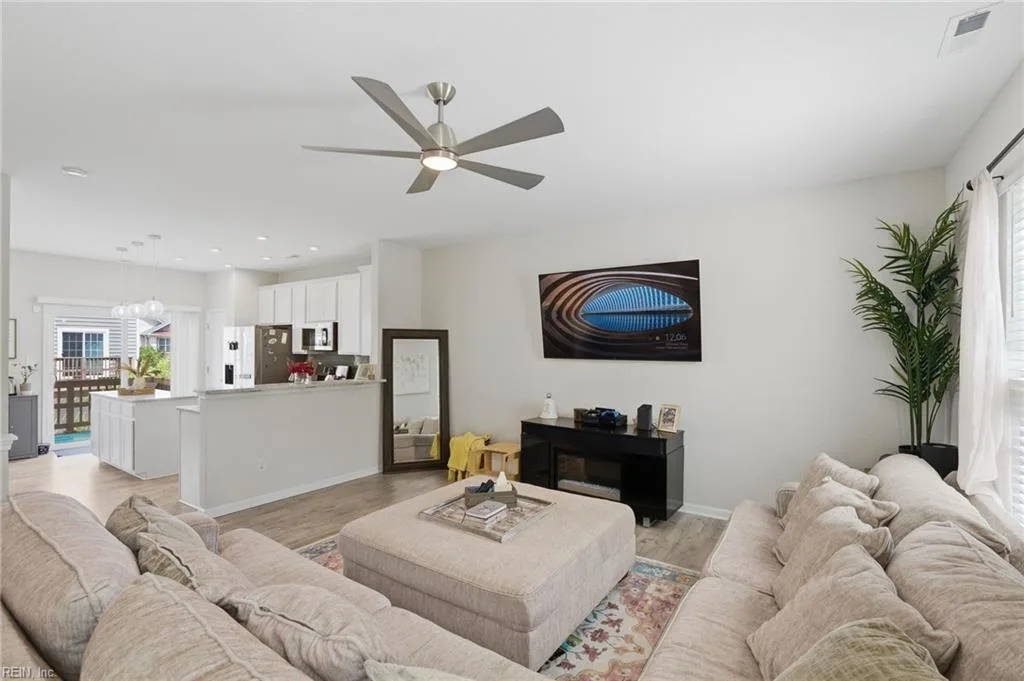 215 Runnel ST, HAMPTON VA 23666