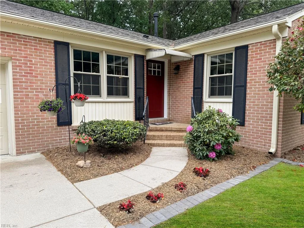 316 Sharon DR, SEAFORD VA 23696