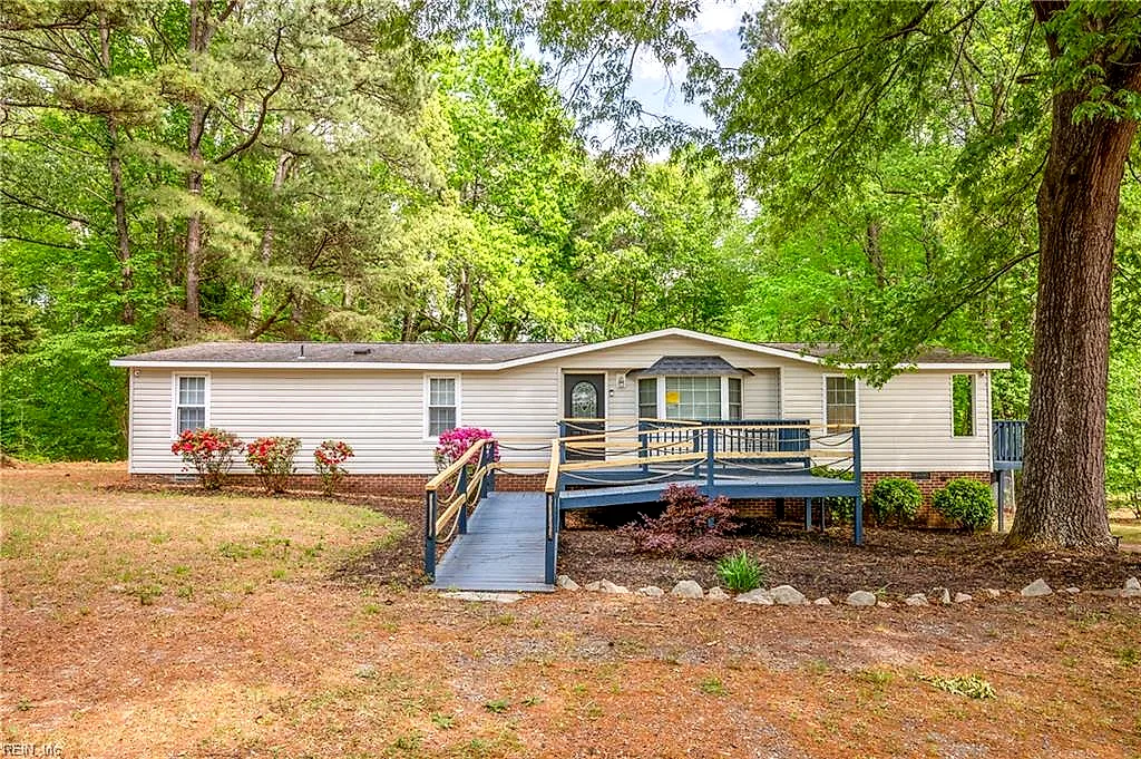 9975 Grove Ct, Gloucester — photo
