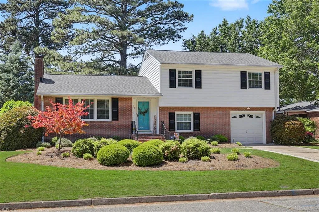 97 Glade RD, NEWPORTNEWS VA 23606