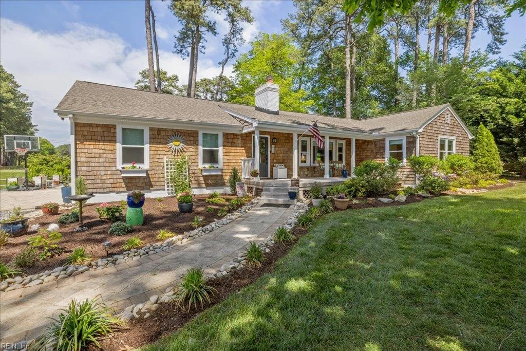 832 Cardinal RD, VIRGINIABEACH VA 23451