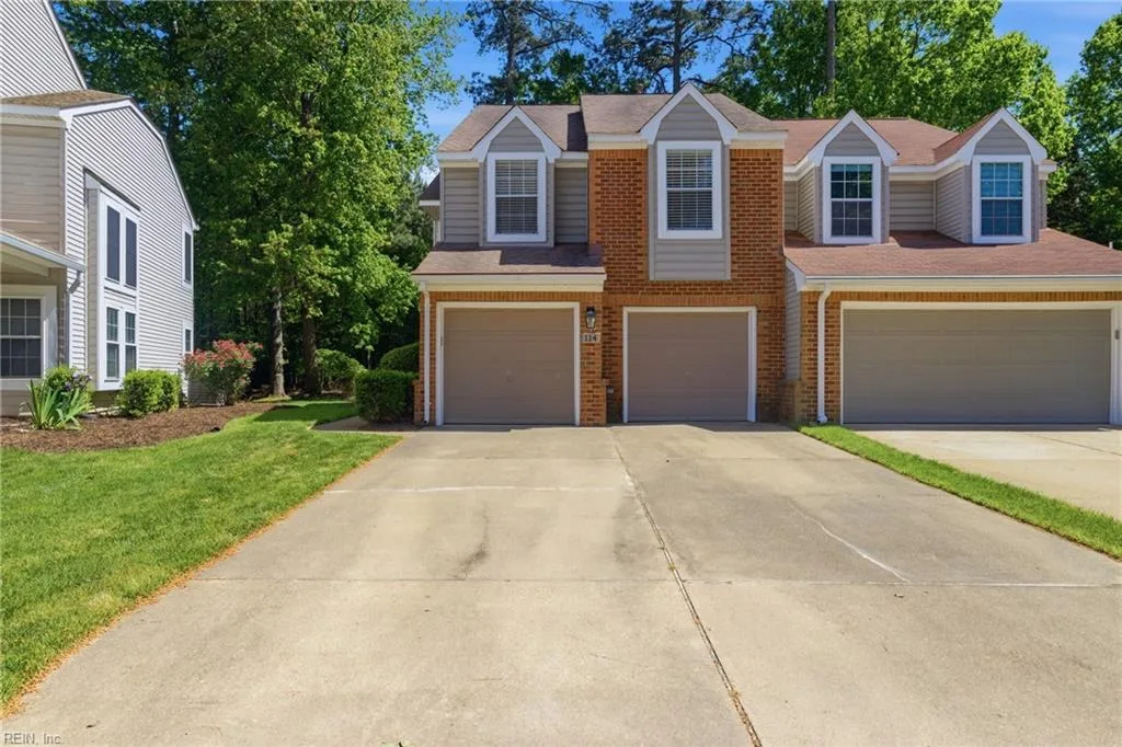 114 Spoon Ct, Yorktown — photo