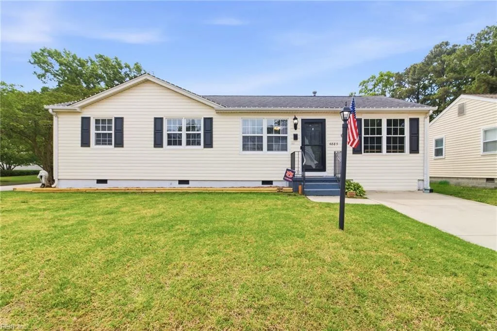 4885 Beamon RD, NORFOLK VA 23513